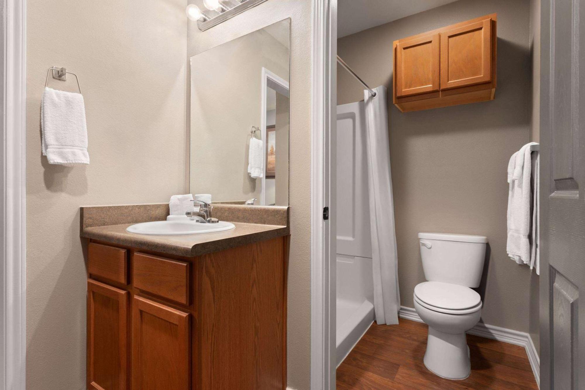 Eagle'S Den Suites Cotulla A Travelodge By Wyndham Buitenkant foto